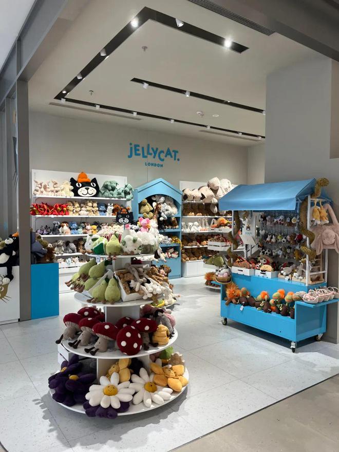 从毛绒玩具到社交货币 1457元高价背后的粉丝经济学